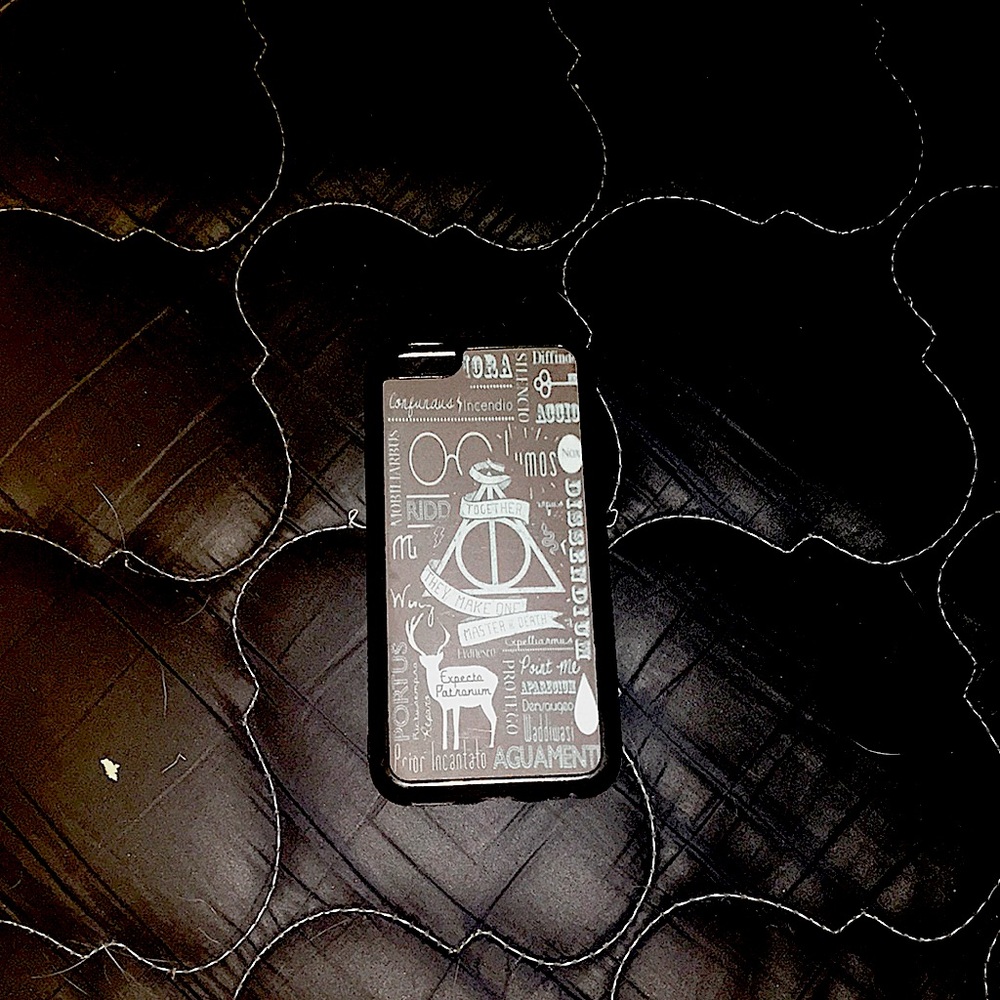 Harry Potter iPhone SE phone case